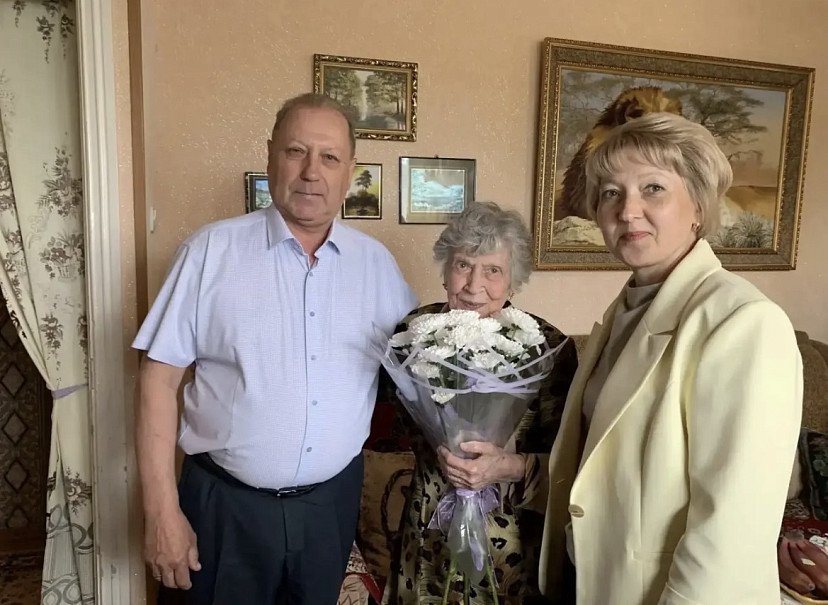 Саратовскую труженицу тыла со 101-летием поздравил президент 